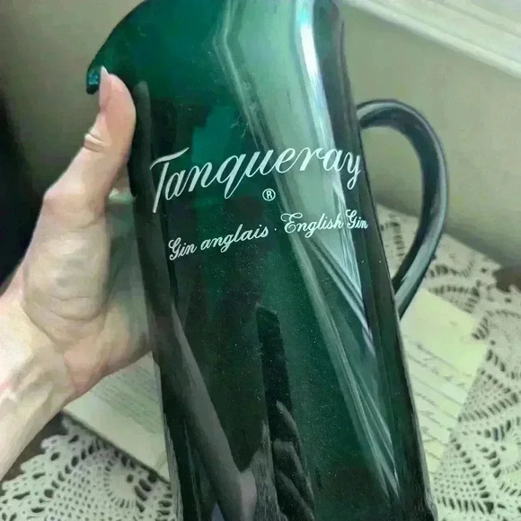 Tanqueray gin  large green plastic pitcher - Picture 3 of 9